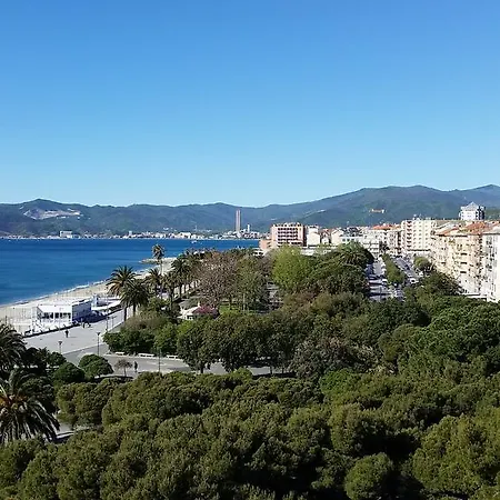 Nyaraló Savonaamare *
